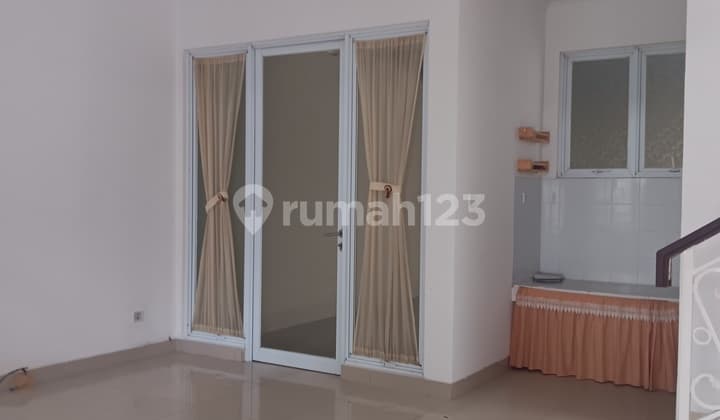 Rumah Lebar 8 Cluster Thames Jgc Siap Huni bisa KPR Halaman Belakang Sudah Canopy