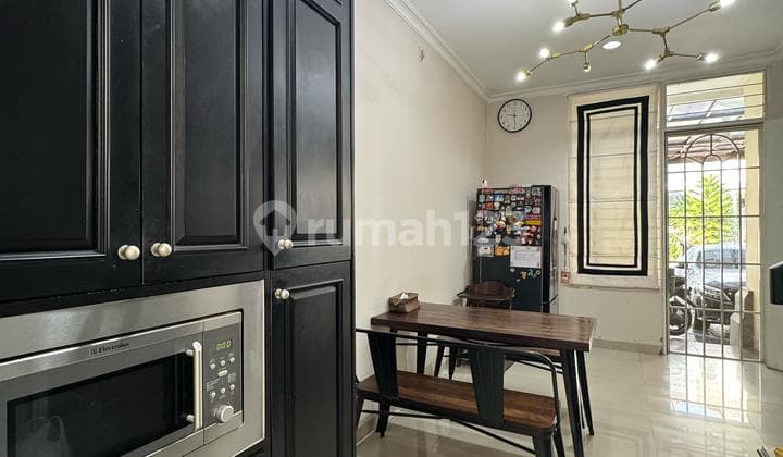 Siap Huni Harga Bawah NJOP Jual Cepat Rumah Semi Furnished Cluster Jgc bisa KPR