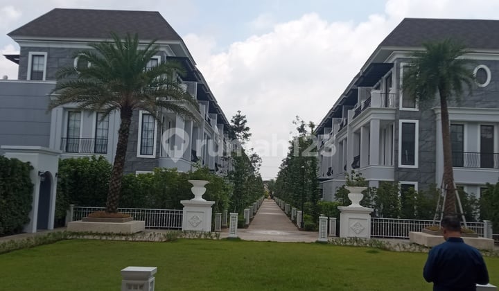 Rumah Baru dan Bagus Lebar 8 di Lingkungan Perumahan Eksklusif di Royal Bukit Podomoro Buaran Jakarta Timu