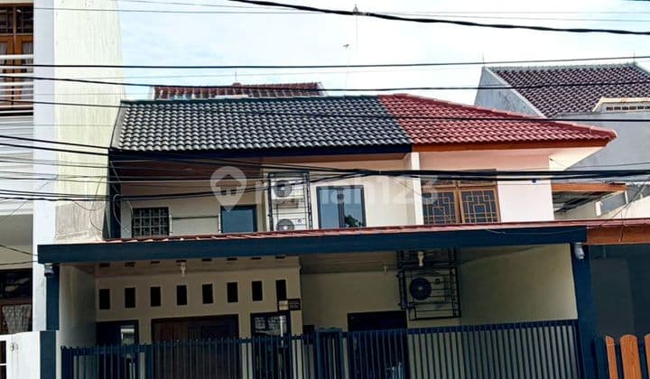 Sewa Cepat Rumah Bagus Siap Huni Baru Renov Strategis di Duren Sawit Jakarta Timur