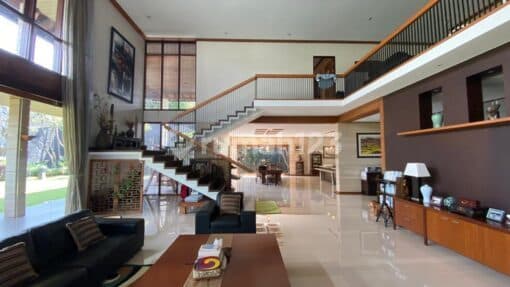 Rumah Luxury Mewah, Modern di Setraduta Arsitek By Suwito
