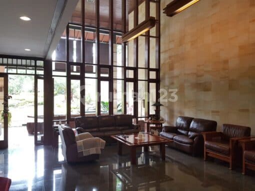 Luxury Balinese-Style House in Setraduta Bandung
