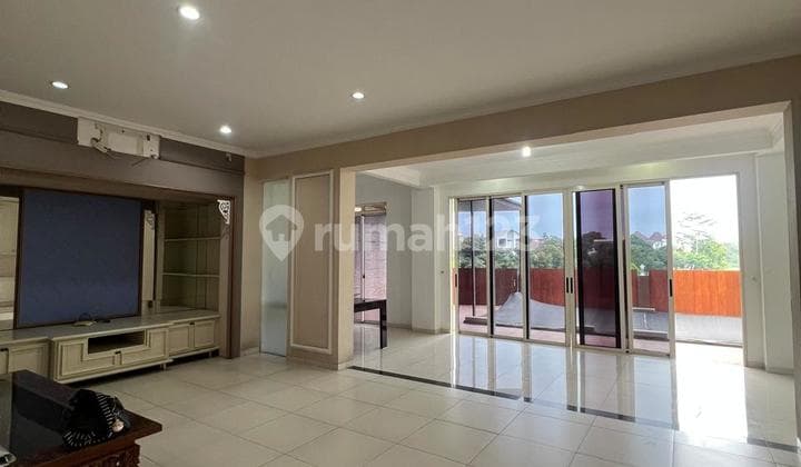 Lake View House in Tatar Larangtapa, New Parahyangan City
