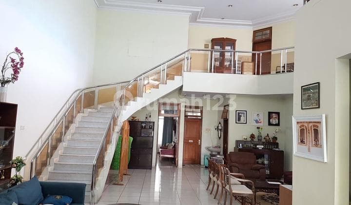 Rumah Strategis Cocok Untuk Rumah Tinggal, Kantor di Setrasari