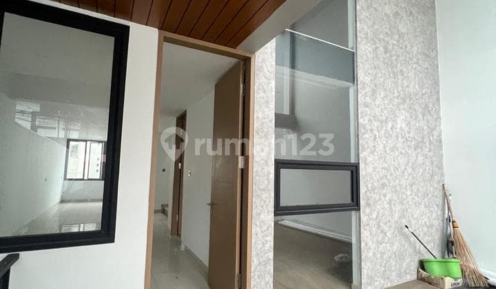 Rumah Baru 4 Lantai di Babakan jeruk Bandung