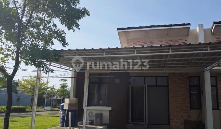 Di Sewakan Rumah Semi Furnished Posisi Hook. Tw