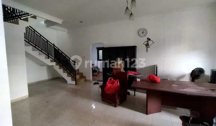 Rumah Bagus Dalam Komplek di Pancoran Mas Bebas Banjir, Strategis