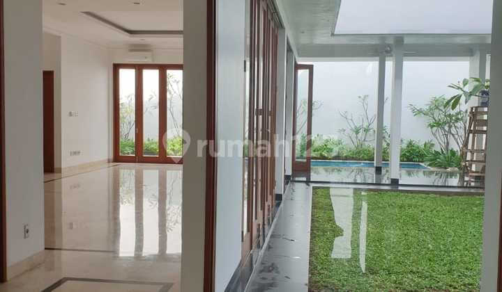 Rumah Siap Huni di Pondok Indah, Lingkungan Asri, Tenang