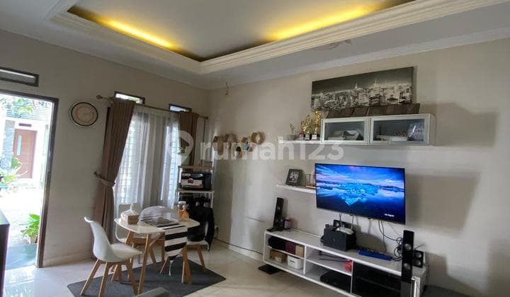 Rumah Siap Huni 2 Lantai, di Cinere, Depok, Lokasi Strategis