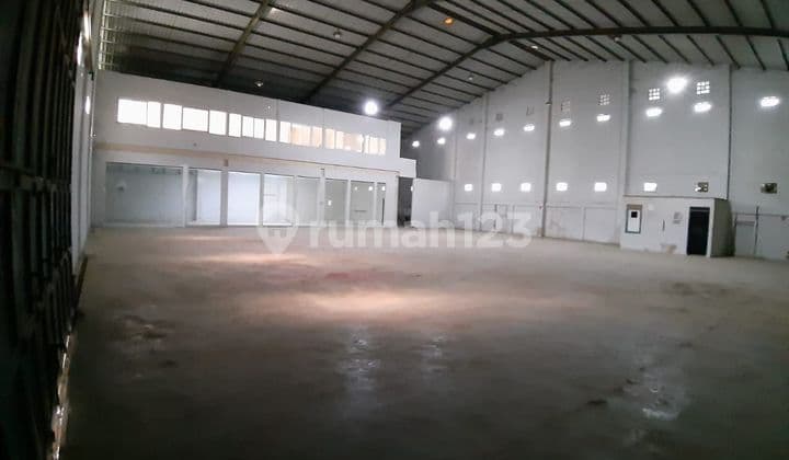 Gudang di Kiaracondong Strategis 1800 M SHM