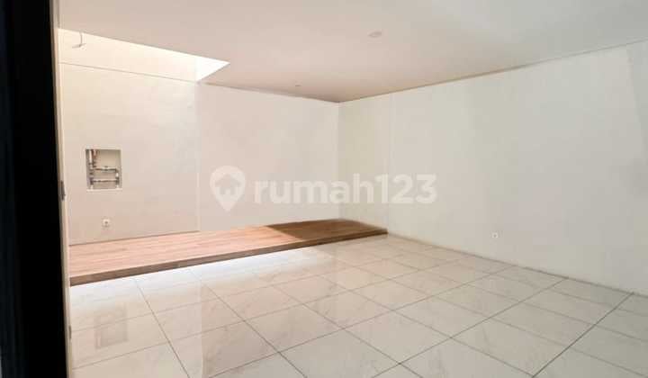 Rumah Baru Minimalis 2 Lantai Bagus SHM di Kota Baru Parahyangan