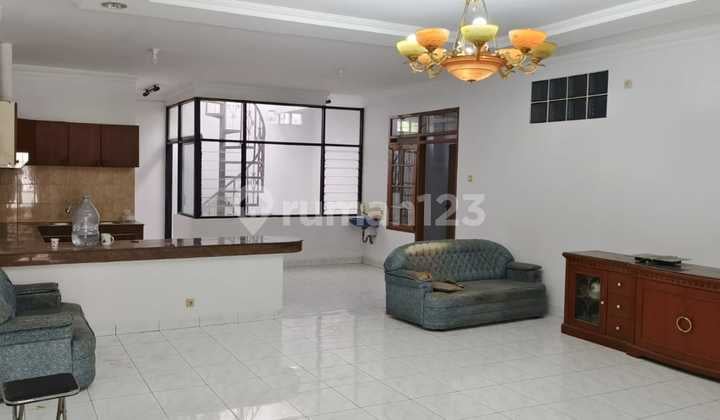 Jual Cepat! Rumah Taman Holis 2 Lantai