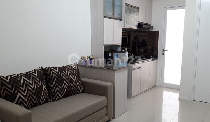 Apartemen Parahyangan Residences 2 Kamar Tidur Furnished Bagus