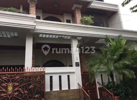 Rumah Bagus 3.lantai Dan Lingkungan.nyaman