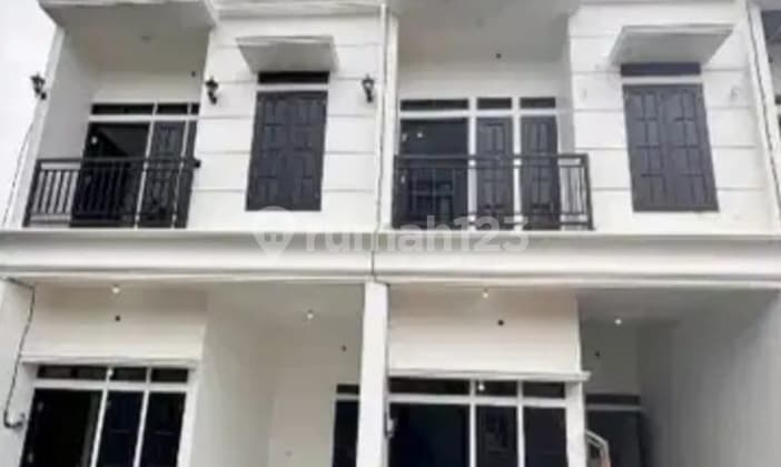 Rumah Baru 2.5 Lantai Dlm Luster Shm Di Condet