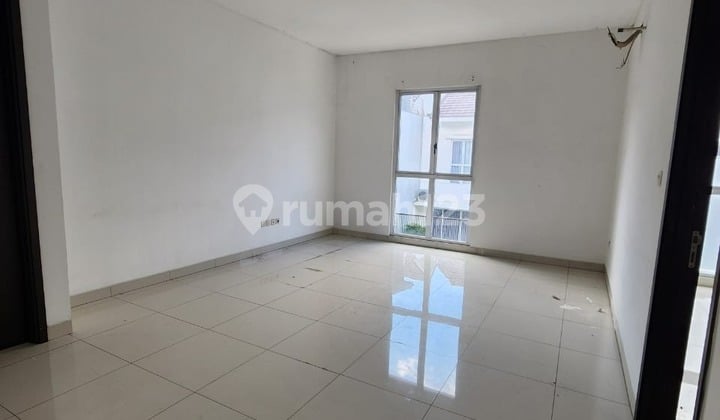 Disewakan Cepat Rumah 2 Lantai Lebar 12 Cluster Palm Spring, Cakung, Jakarta Timur, 028