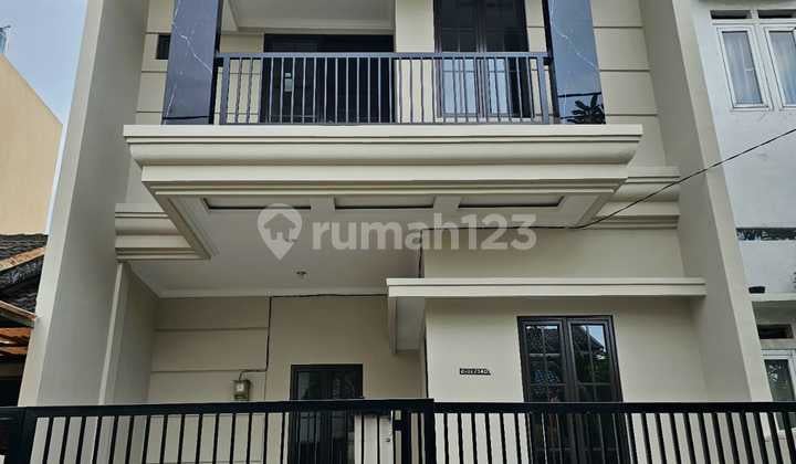 Rumah Baru Dengan Design Yg Menarik Di Graha Raya Bintaro
