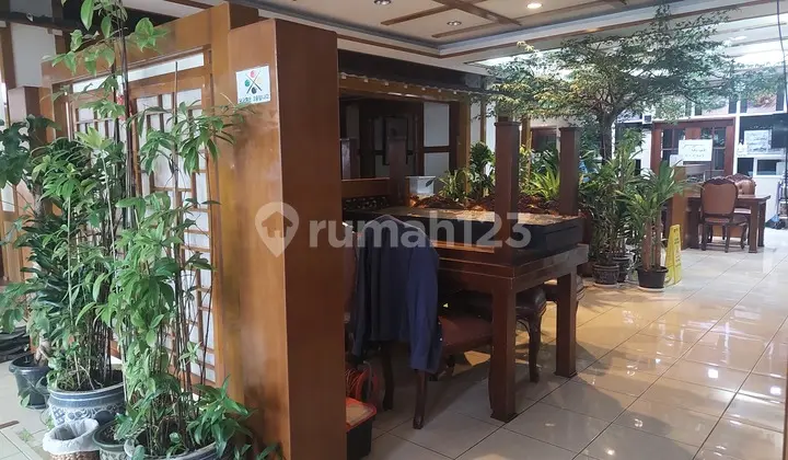 Langka! Rumah / Tempat Usaha Cocok untuk Resto di Senopati