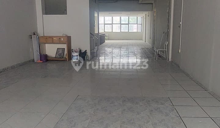 Disewakan Ruko 3 Lantai, Jalan Raya, Strategis, Dekat Pusat Blok A Dan B, Cocok Untuk Kantor, Gudang, Tanah Abang, Jakarta Pusat