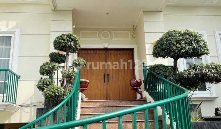 3.5-Story L House, Suntwr Agung, North Jakarta