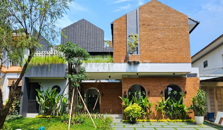 Di Jual Rumah Mewah Gaya Industrial Modern