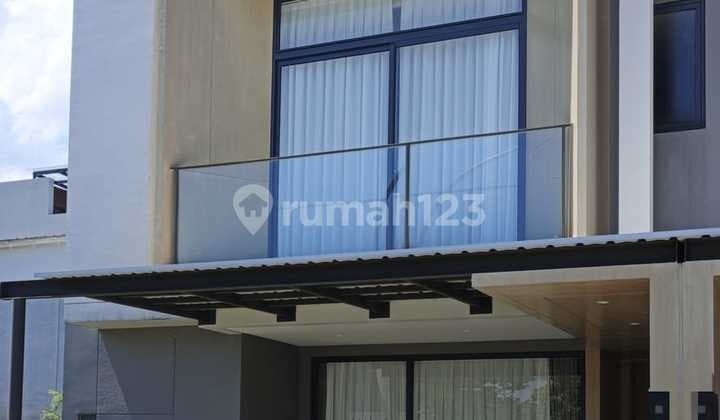 Disewakan Cepat Rumah Hoek Ada Rooftop Full Furnished di Tanakayu BSD