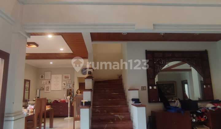 Disewakan Rumah Mewah Luas 900 M2 Kamar 7 di Bpr Lippo Karawaci