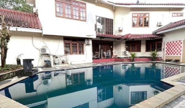 Dijual Rumah Full Furnished Luas 850 M2 Ada Pool di Cinere Depok