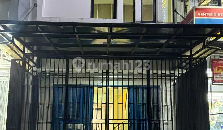 Ruko Baru Renovasi Nempel Indomaret di Tangerang