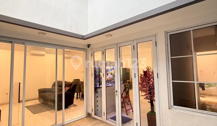 Dijual Rumah Super Rapih dan Cantik Siap Huni di Alicante Gading Serpong