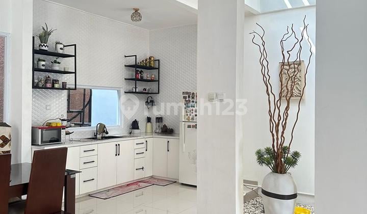Furnished House for Sale, 200 M2 Land Area in Nusaloka BSD