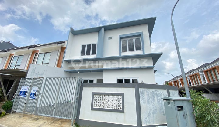 Disewakan Rumah Baru Modern Minimalis Posisi Hoek di Metland Puri Cluster Clematis