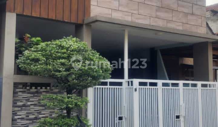 Dijual Murah Rumah Rapi Furnished 2 Lantai di Akasia Taman Royal 3 Tangerang