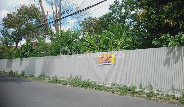 For Rent: Large 7,808 m² Land, Strategic Location, 2 Frontages, Roadside Suitable for Cars in Yogyakarta
