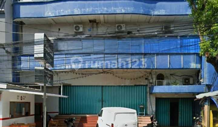 For Rent 3-Story Building / Commercial Property in Prime Downtown Yogyakarta Location, Business and Shopping District, Ready to Use, Ample Parking, Building Area 1800 m2