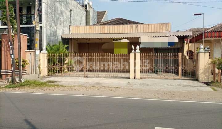 For Sale: 1-Story House with Mezzanine Loft, Strategic Location, Car Access, Near Xt Square in Yogyakarta City