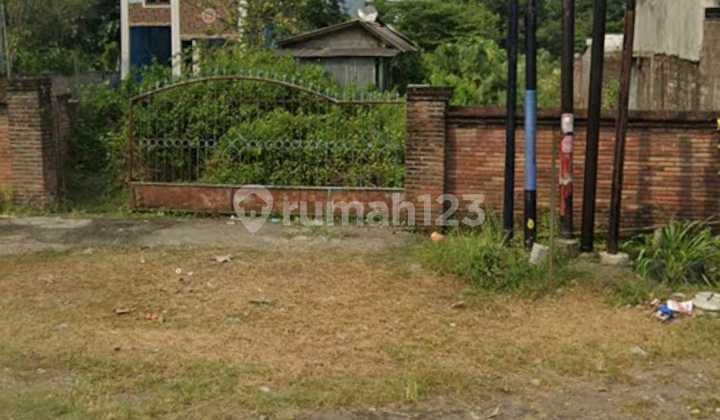 Quick Sale: 1519 m² Land, Strategic Location, Roadside, Suitable for Warehouse, Business, or Residence in Yogyakarta