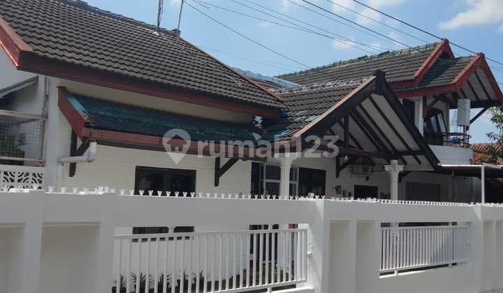 Dijual Rumah Cantik 2 Lantai Lokasi Strategis Dekat Kampus dan Sekolahan, Siap Huni, di Depok Sleman Yogyakarta