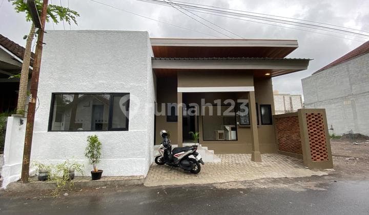 Dijual Kost Exclusive, Full Furnished, Legalitas Lengkap, 9 Kamar, Dekat Kampus UGM dan UII Yogyakarta