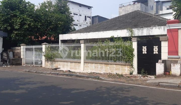 House in Cempaka Putih, Good SHM, IMB can be C1