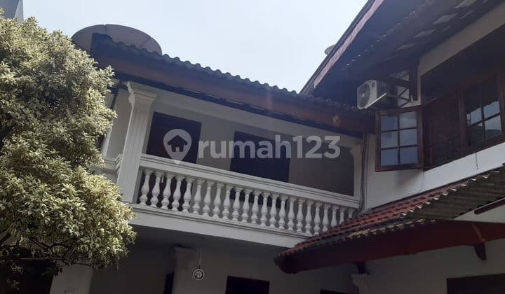 2-Storey House with SHM, Good Condition, Southeast Facing, Central Jakarta
