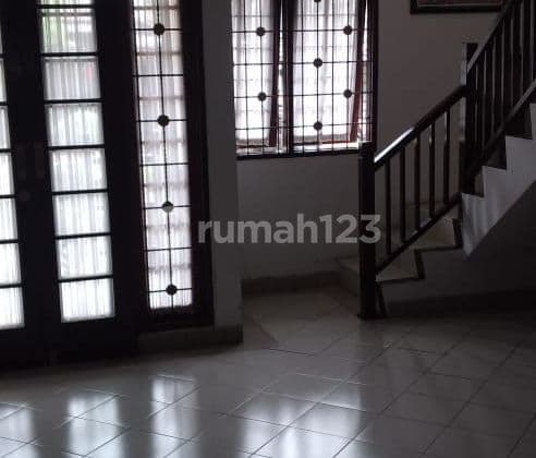 Sentul City Rumah di Taman Sakura 2 2 Lantai SHM Bagus
