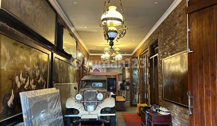 Rumah Mewah Gaya Classic Modern di Buah Batu Cijagra Bandung