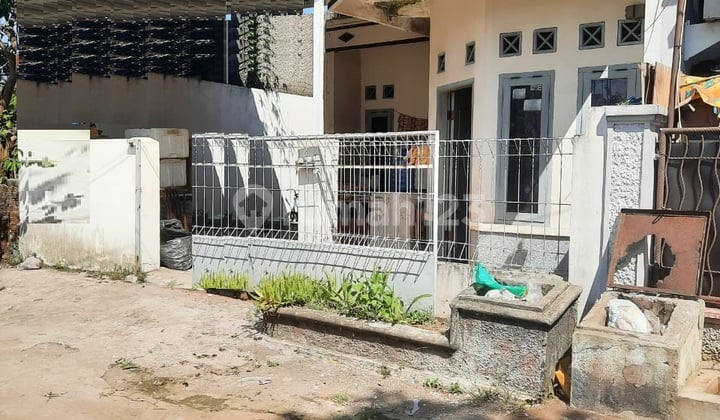 Rumah Komplek Nyaman di Griya Bandung Indah