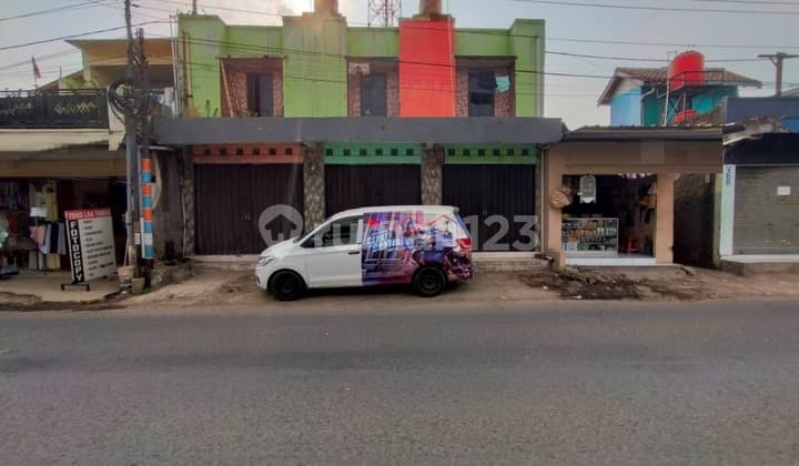 Ruko Lokasi Ramai Cocok Untuk Tempat Usaha di Nanjung Raya