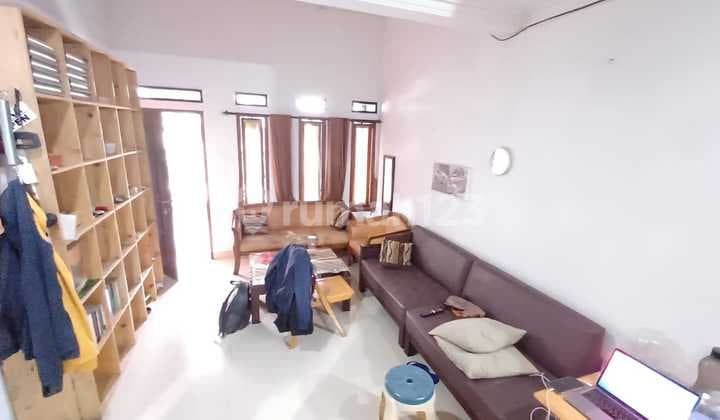 Rumah Rapi di Lingkungan Nyaman, Bebas Banjir di Margahayu Raya