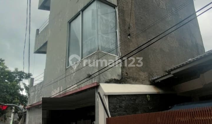 Rumah 3 Lantai Siap Huni Berada di Tengah Kota Bandung di Pagarsih