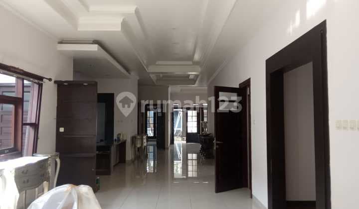 Rumah Bagus Konsep Modern di Pojok Utara, Cimahi