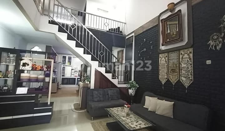 Rumah Bagus Minim Renovasi di Nusa Cisangkan Permai, Cimahi