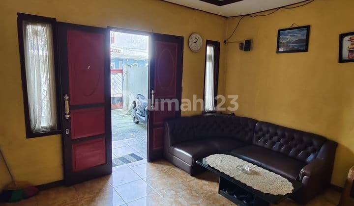 Kost Murah Area Ramai, Akses Jalan 2 Mobil di Cijerah